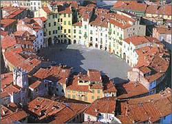 Piazza Anfiteatro Lucca